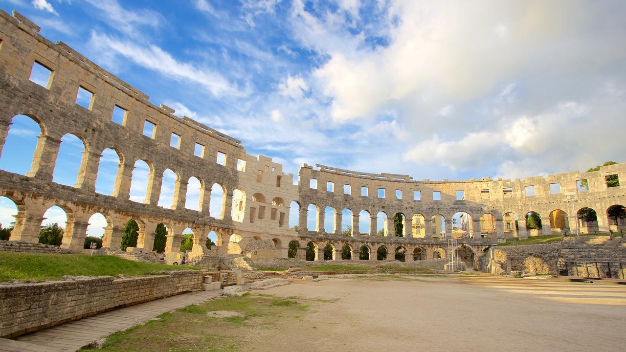 Subcastrum Apartments Pula Exteriér fotografie